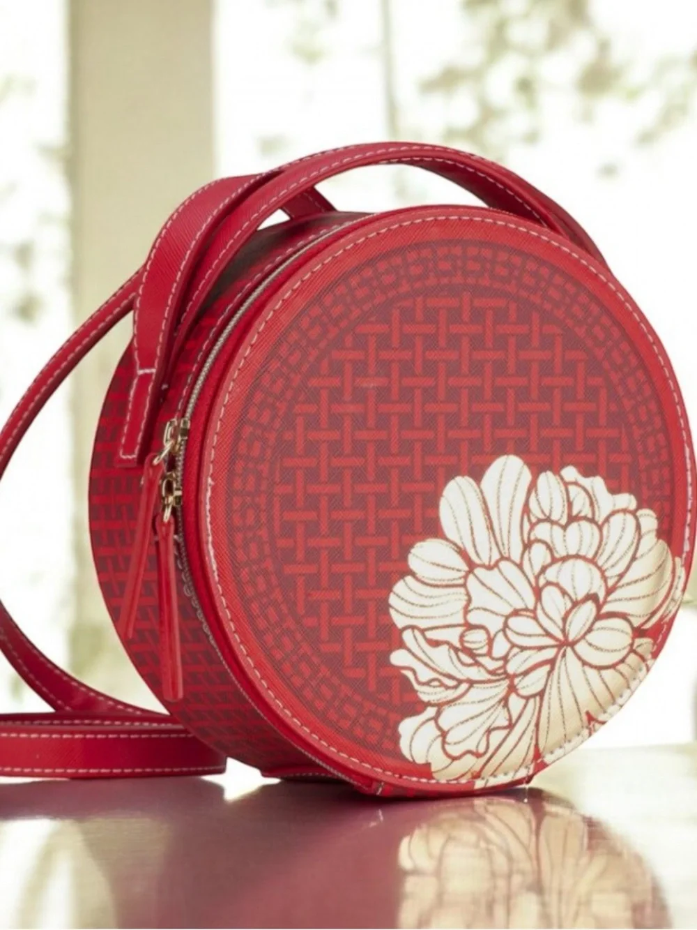 Estee Lauder New Lunar Year Round Crossbody Bag - Gold Flower Accent - Picture 1 of 7